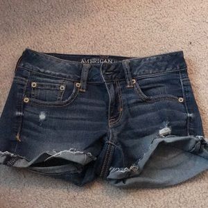 BRAND NEW runs big high rise denim shorts